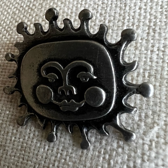 METZKE PEWTER SUN FACE PIN 1980s authentic vintage modernist brooch Rare find - Picture 2 of 5
